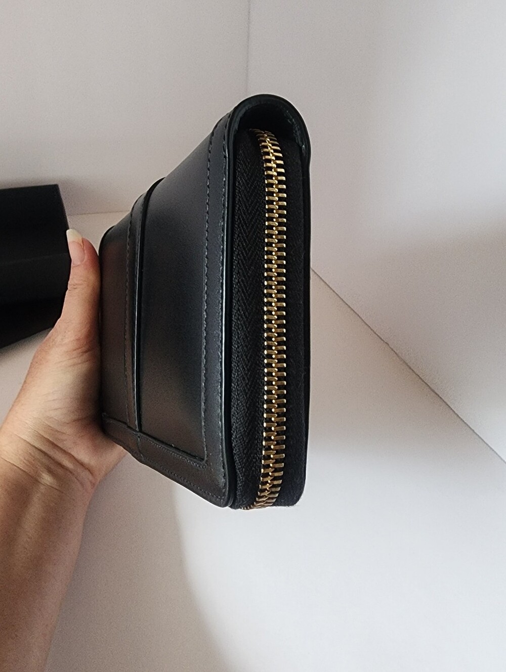 Versace Logo Detailed Zipped Wallet - Picture 9 of 15